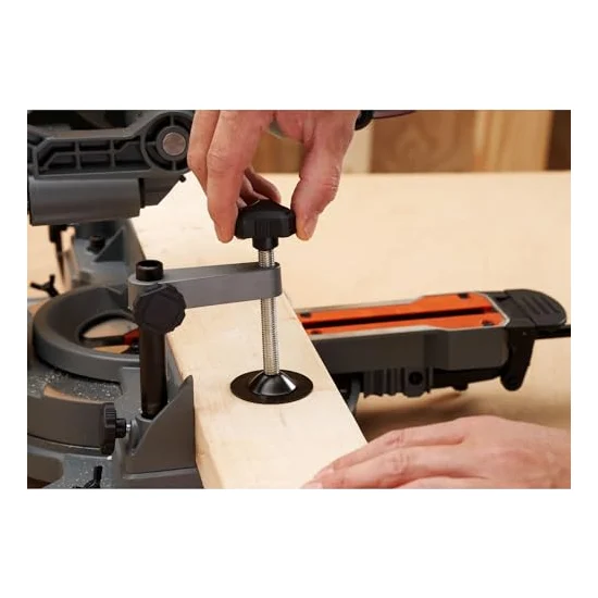 Autre vue de la scie à onglet Black+Decker BES702-QS