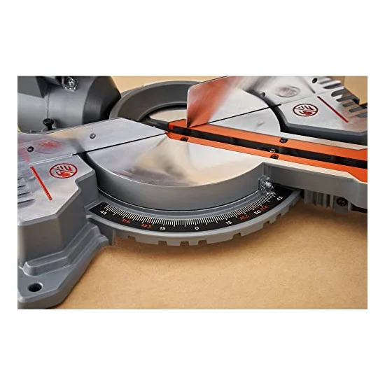 Autre vue de la scie à onglet Black+Decker BES702-QS
